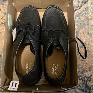 Comfy black Cobbie Cuddlers size 11 Wide, cushy  insoles